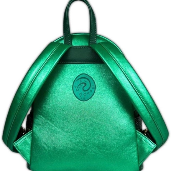 Loungefly Disney Moana Heart of Te Fiti backpack w/ sequins Glows in the dark - Picture 3 of 6